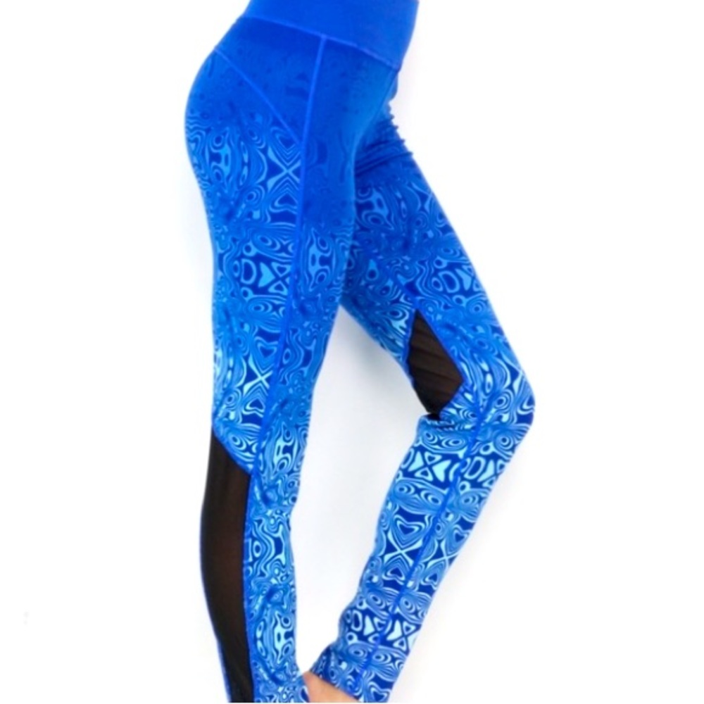 🆕NIP: YITONG- Yoga Mesh Leggings with Blue Pattern: Size L